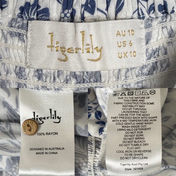 SOLD Tigerlily Blue Floral Print Cameli Jumpsuit Size 10 Wide Leg Sleeveless - Picture 11 of 13